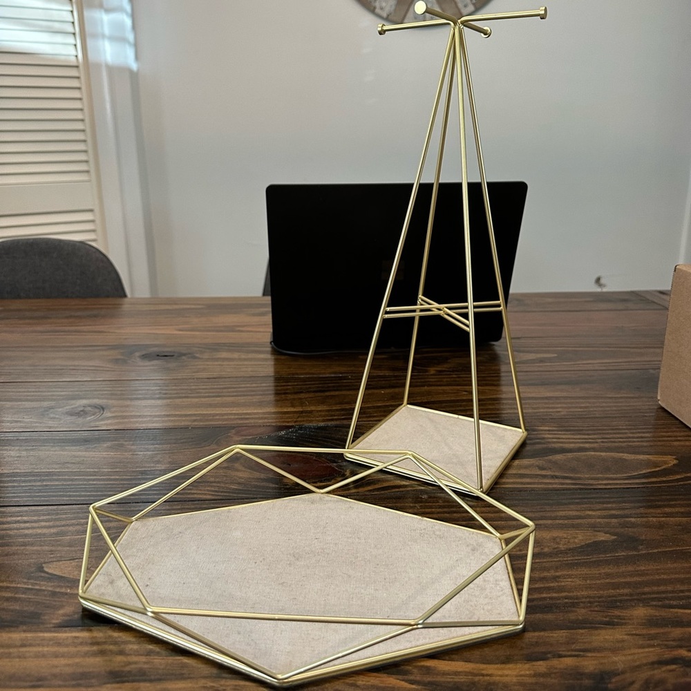 NEW Umbra Jewelry Stand + Dish